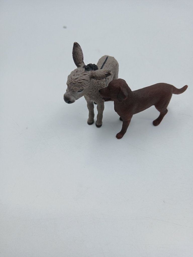 Schleich Ezel veulen en Labrador Retriever teef, Ophalen of Verzenden, Gebruikt, Jongen of Meisje