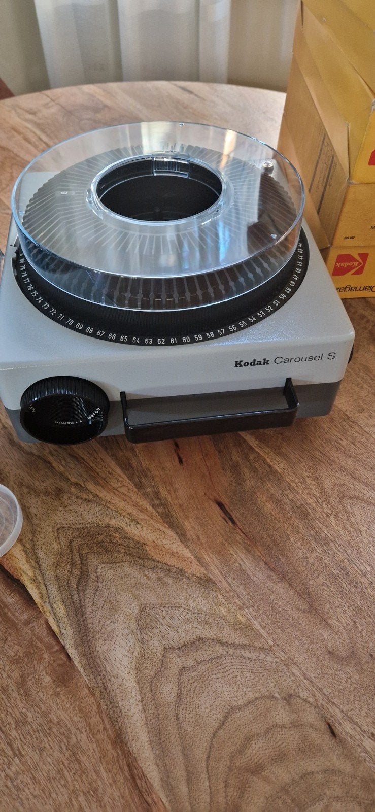 Kodak Carousel S Diaprojector met 6 magazijnen, Audio, Tv en Foto, Ophalen, Zo goed als nieuw