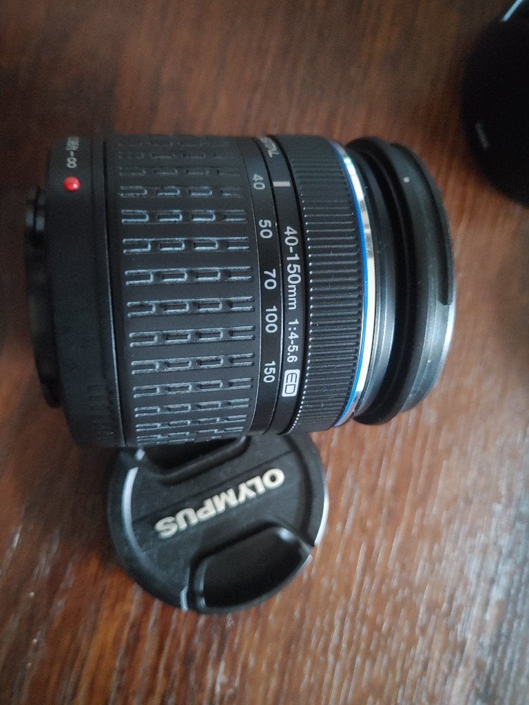 Olympus Zuiko Digital ED 40-150mm f/4-5.6 + zonnekap LH-61C, Gebruikt, 150 mm, Olympus, Overige vattingen