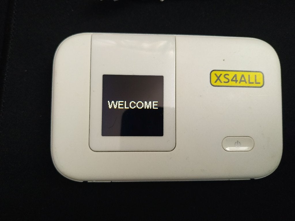 HUAWEI Mobile WiFi E5372, Computers en Software, Routers en Modems, Zo goed als nieuw, Router met modem, Ophalen of Verzenden