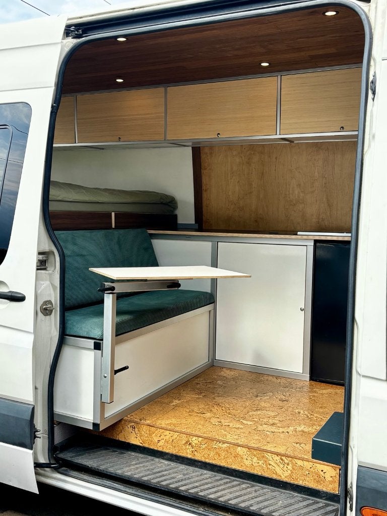 Off-grid camper Crafter L2H2 | 127k km | groot accupakket!, Caravans en Kamperen, Campers, Buscamper of Camperbus, Dakluik, Airbags