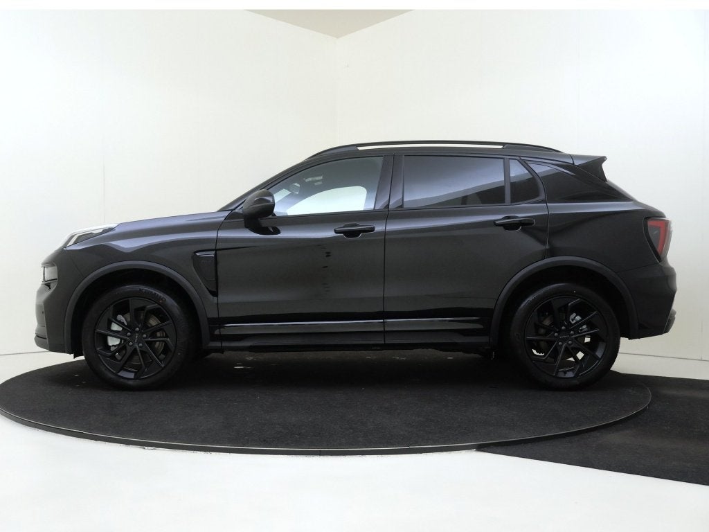 Lynk & Co 01 | FACELIFT BLACK EIDITION | UIT VOORRAAD LEVERB, Auto's, Automaat, Stof, 1800 kg, Zwart