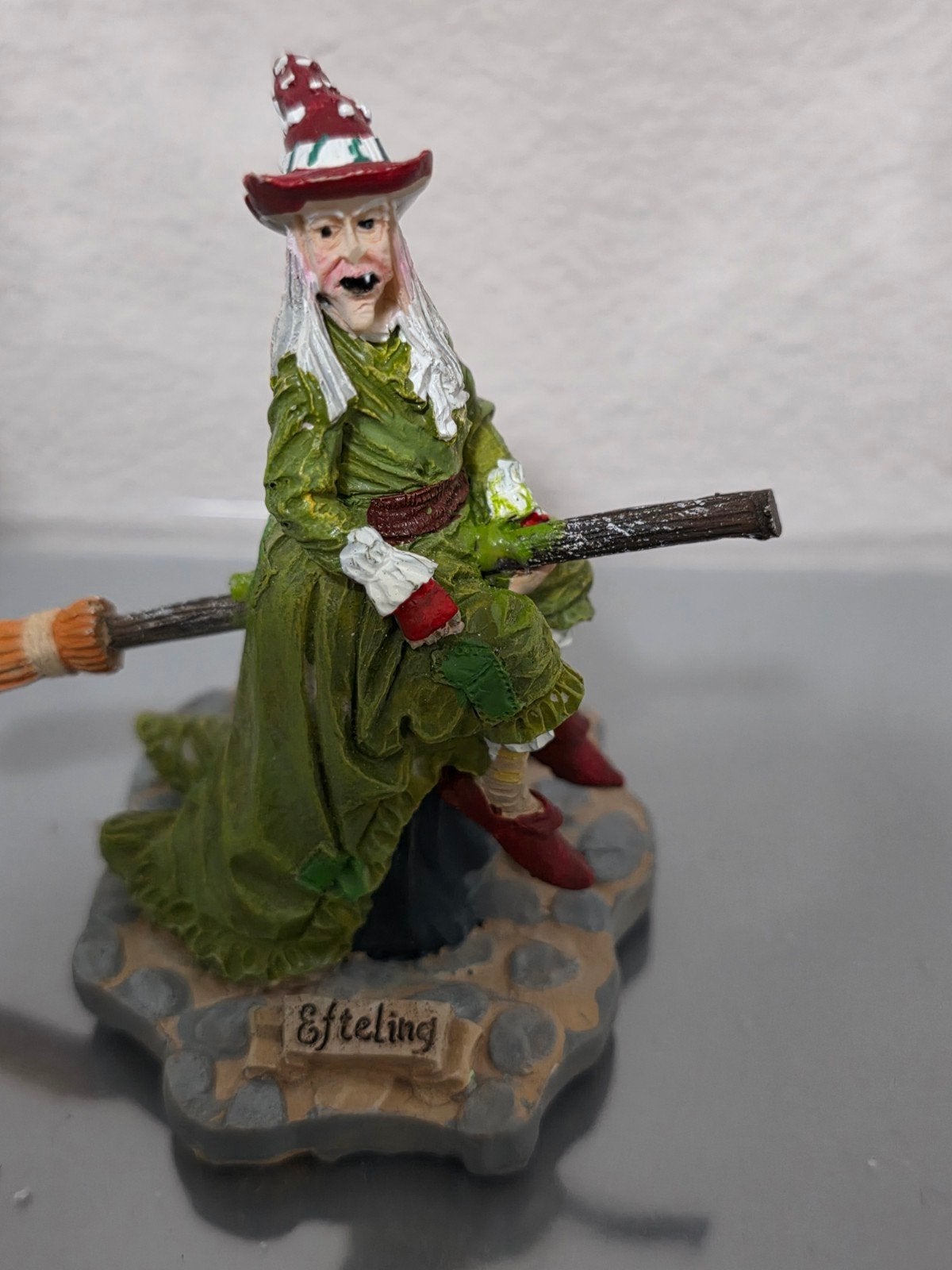 luville efteling vliegensvlugge heks, Verzamelen, Ophalen of Verzenden, Zo goed als nieuw, Beeldje of Poppetje