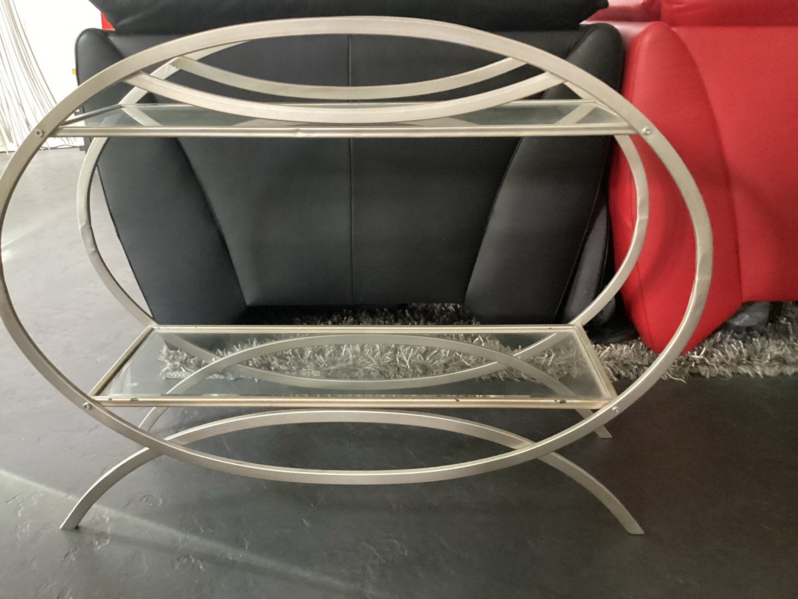 Stijlvolle bijzettafel met glazen planken, Huis en Inrichting, Metaal of Aluminium, Zo goed als nieuw, 75 cm of meer, Ovaal