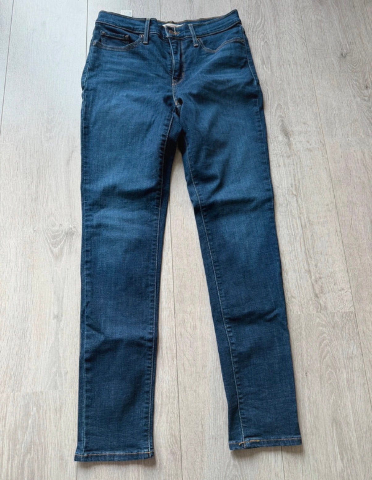 Levis shaping skinny jeans 29/32, Ophalen of Verzenden, Zo goed als nieuw, Blauw, W28 - W29 (confectie 36)