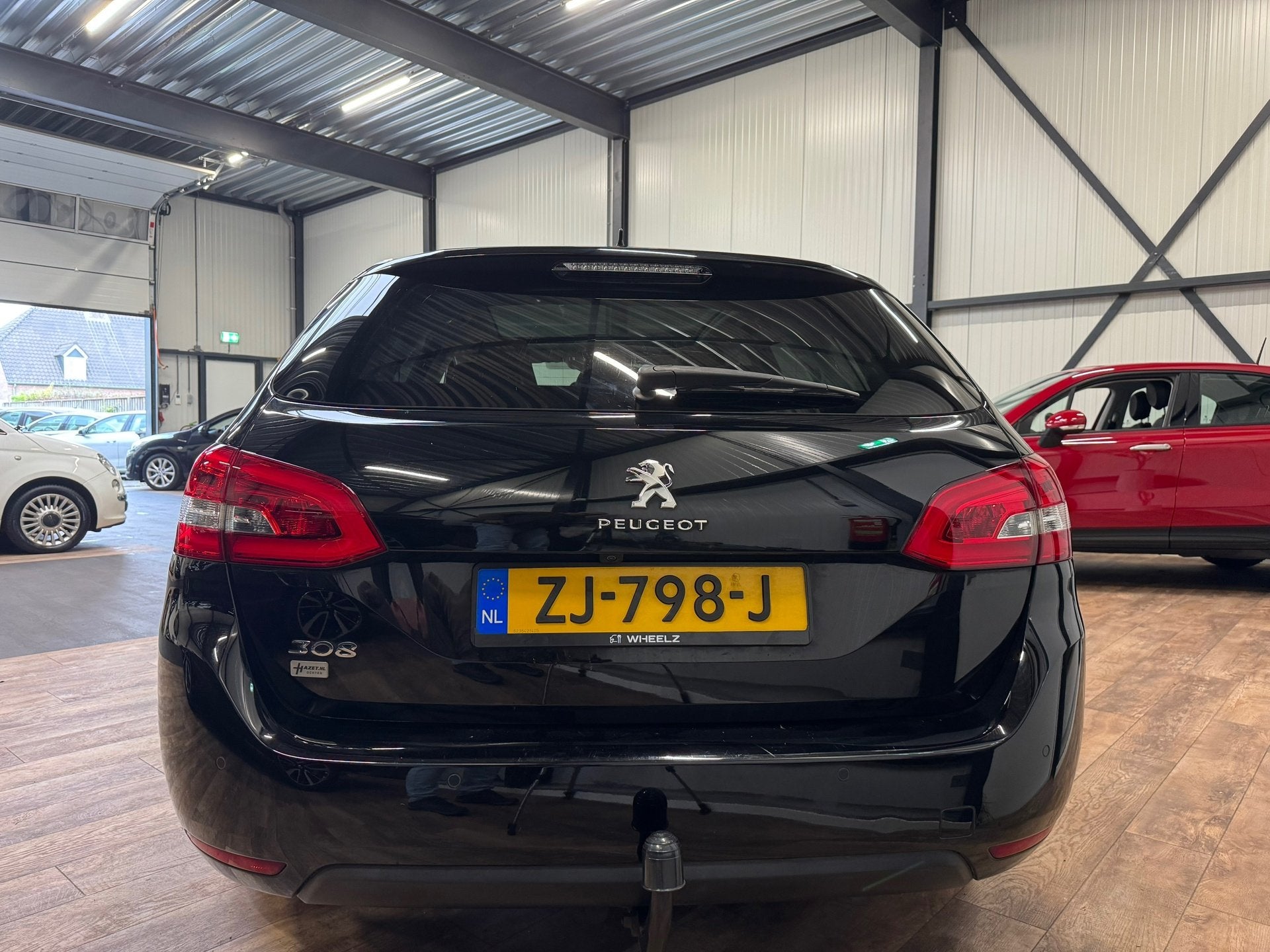 Foto 9 van Peugeot 308 SW 1.2 PureTech Blue Lease Premium / LEDER / PAN