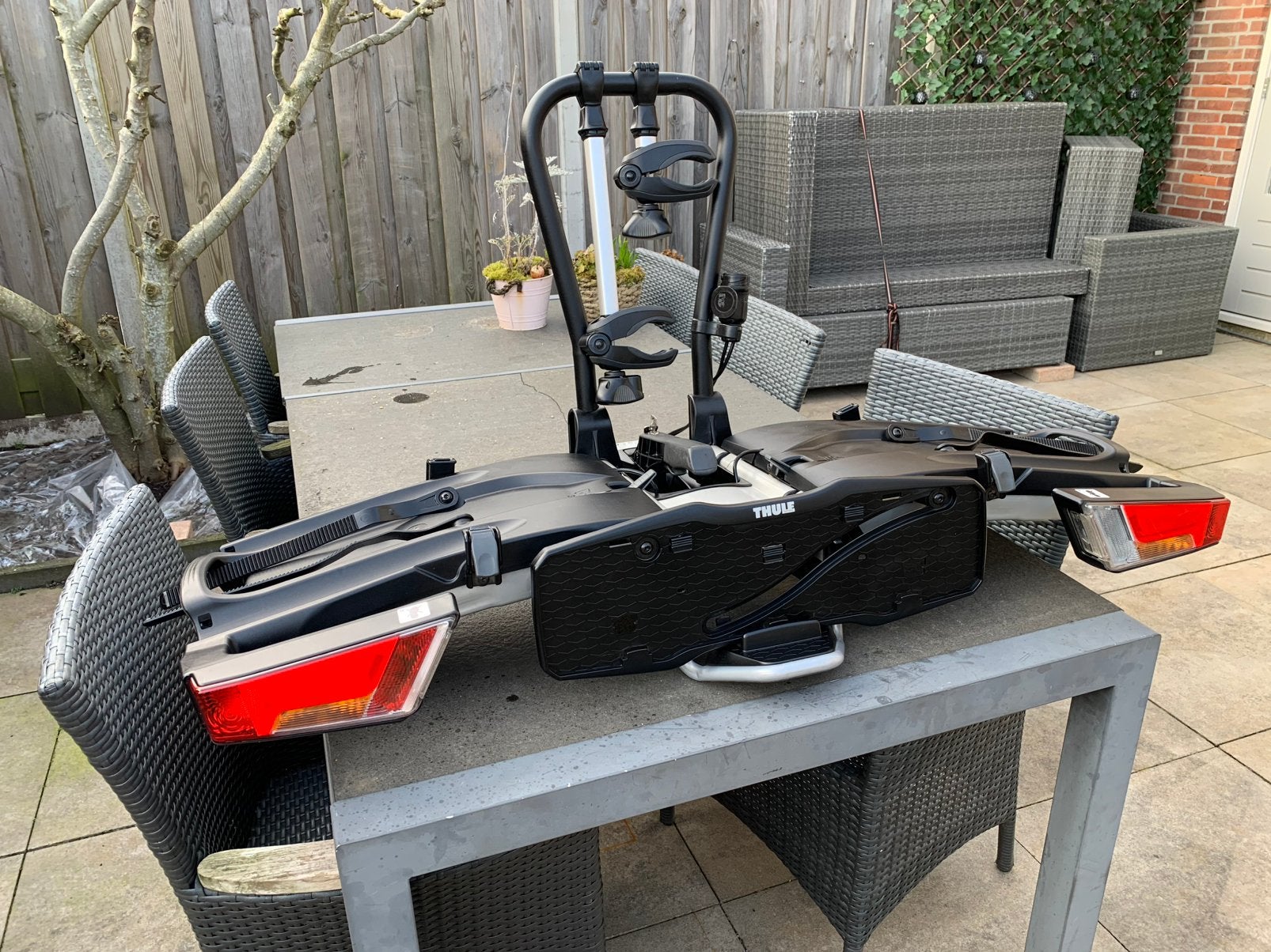 Thule E-Flexi 958 + Afdekhoes, Auto diversen, Fietsendragers, Zo goed als nieuw, Fietsendrager-accessoire, 2 fietsen, Brede banden