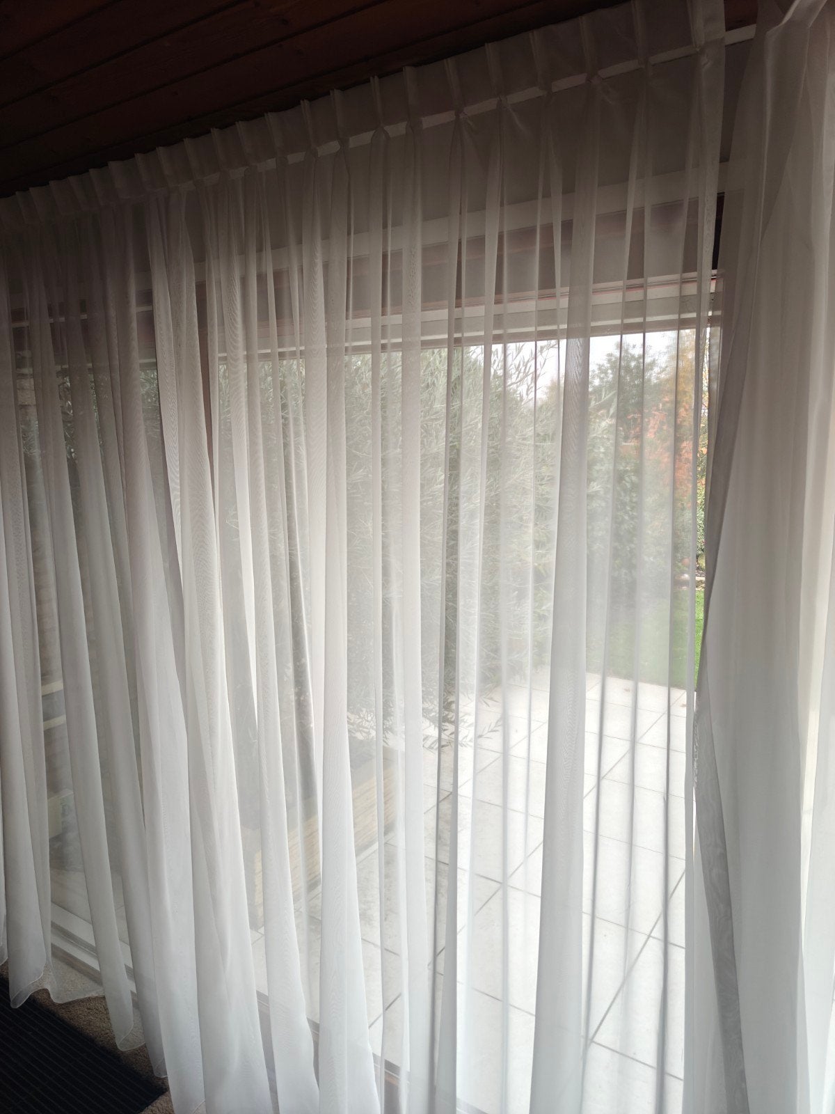 Prachtige vitrage, circa 8 meter lang, Ophalen of Verzenden, Zo goed als nieuw, Vitrage, Lichtdoorlatend