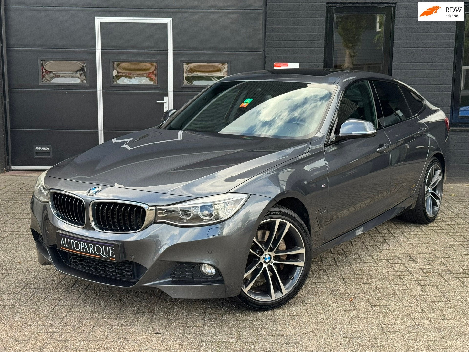 BMW 3-serie Gran Turismo 335i xDrive High Executive - Uitmun, Auto's, Automaat, Euro 6, Alcantara, Bedrijf