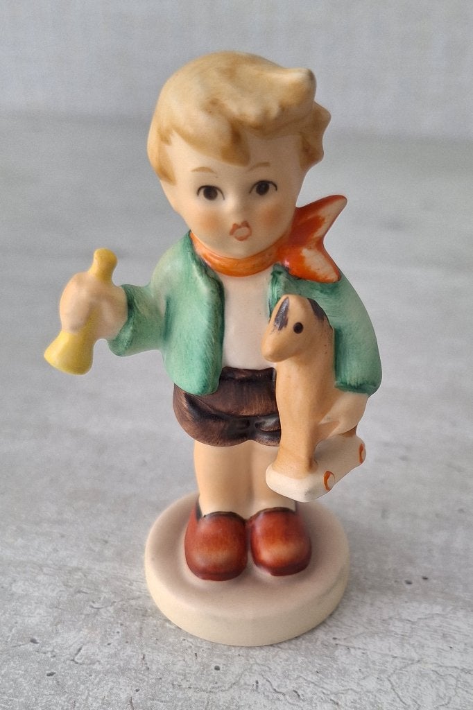 TE KOOP! Hummelbeeldje "Boy with horse" Nr. 239/0! Als NIEUW, Ophalen of Verzenden, Zo goed als nieuw, Hummel