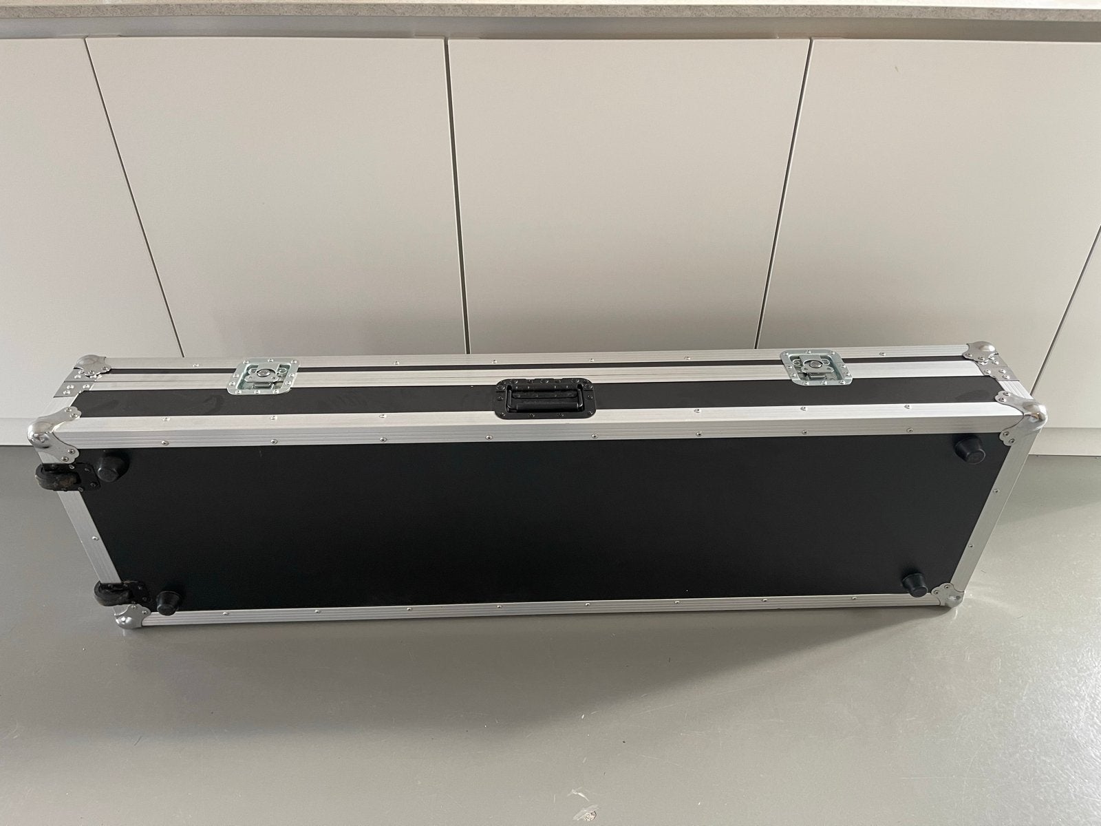 Flightcase voor keyboard 88 keys - Zwart/Zilver, Ophalen, Zo goed als nieuw, Keyboard of Synthesizer, Flightcase
