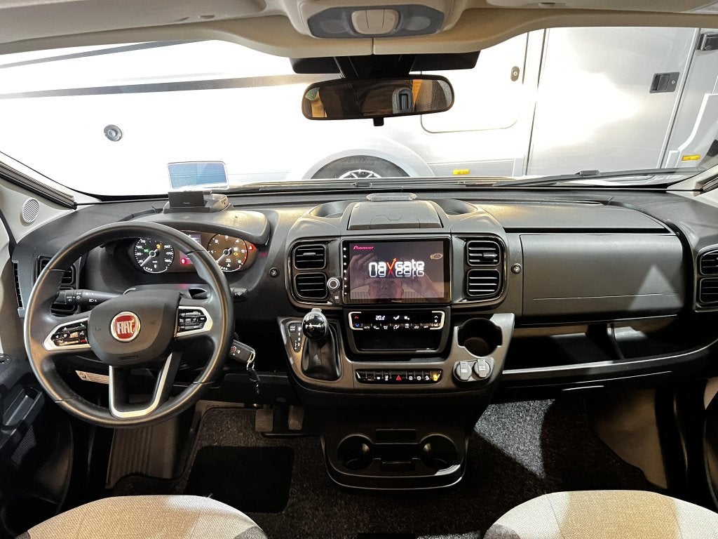 Foto 11 van Knaus Van TI 550 MF /Automaat/Super Compleet/Dakairco/160PK