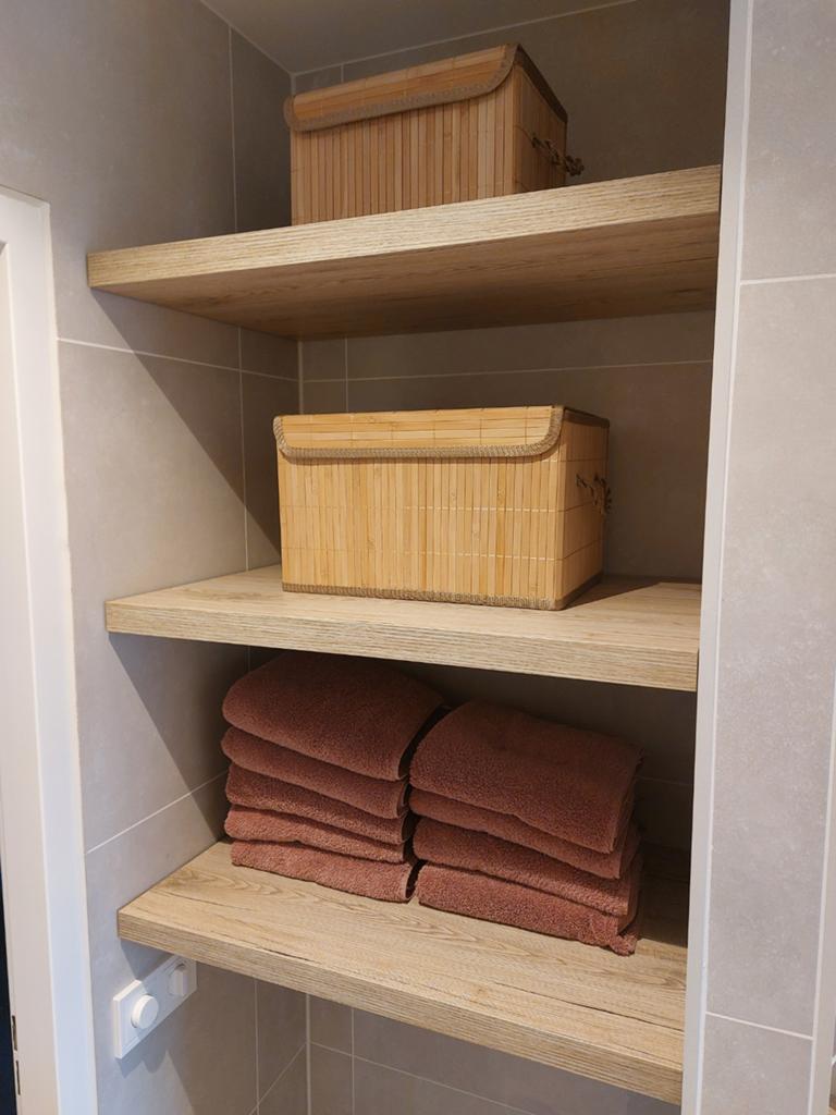 3 stuks HPL eiken planken/schappen., Ophalen, 25 tot 50 mm, Eiken, Zo goed als nieuw