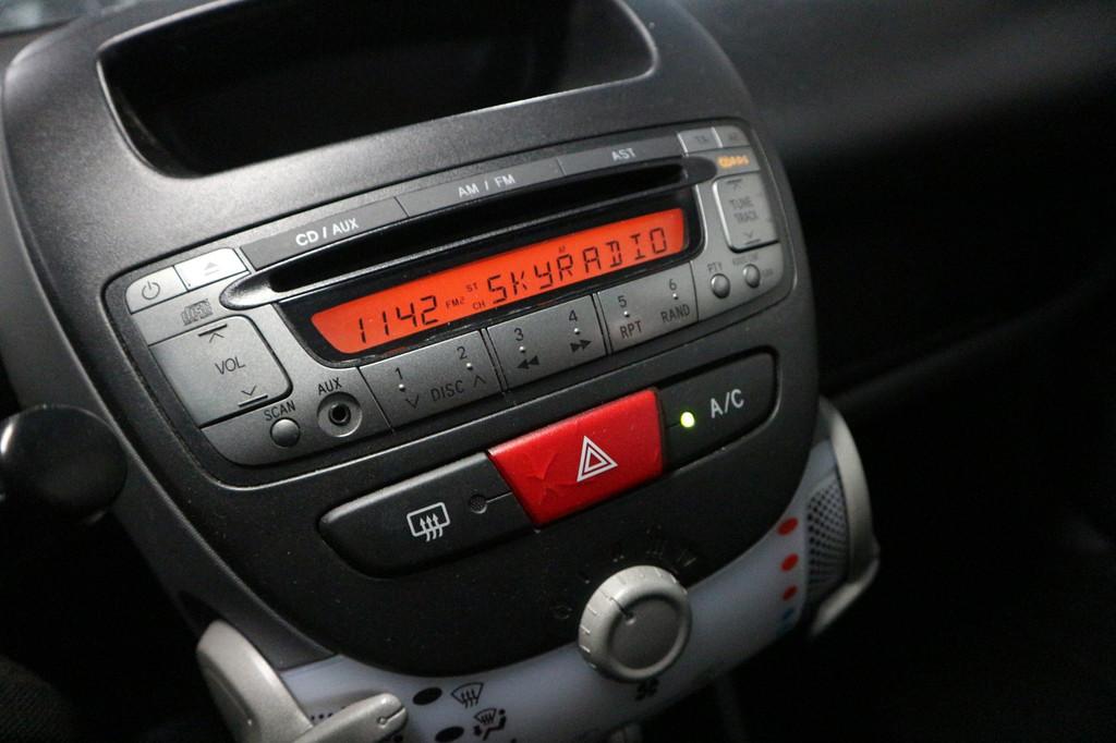 Citroen C1 1.0-12V Selection / Airco / Nap / FACELIFT / NW A, Voorwielaandrijving, Euro 5, Gebruikt, 4 stoelen