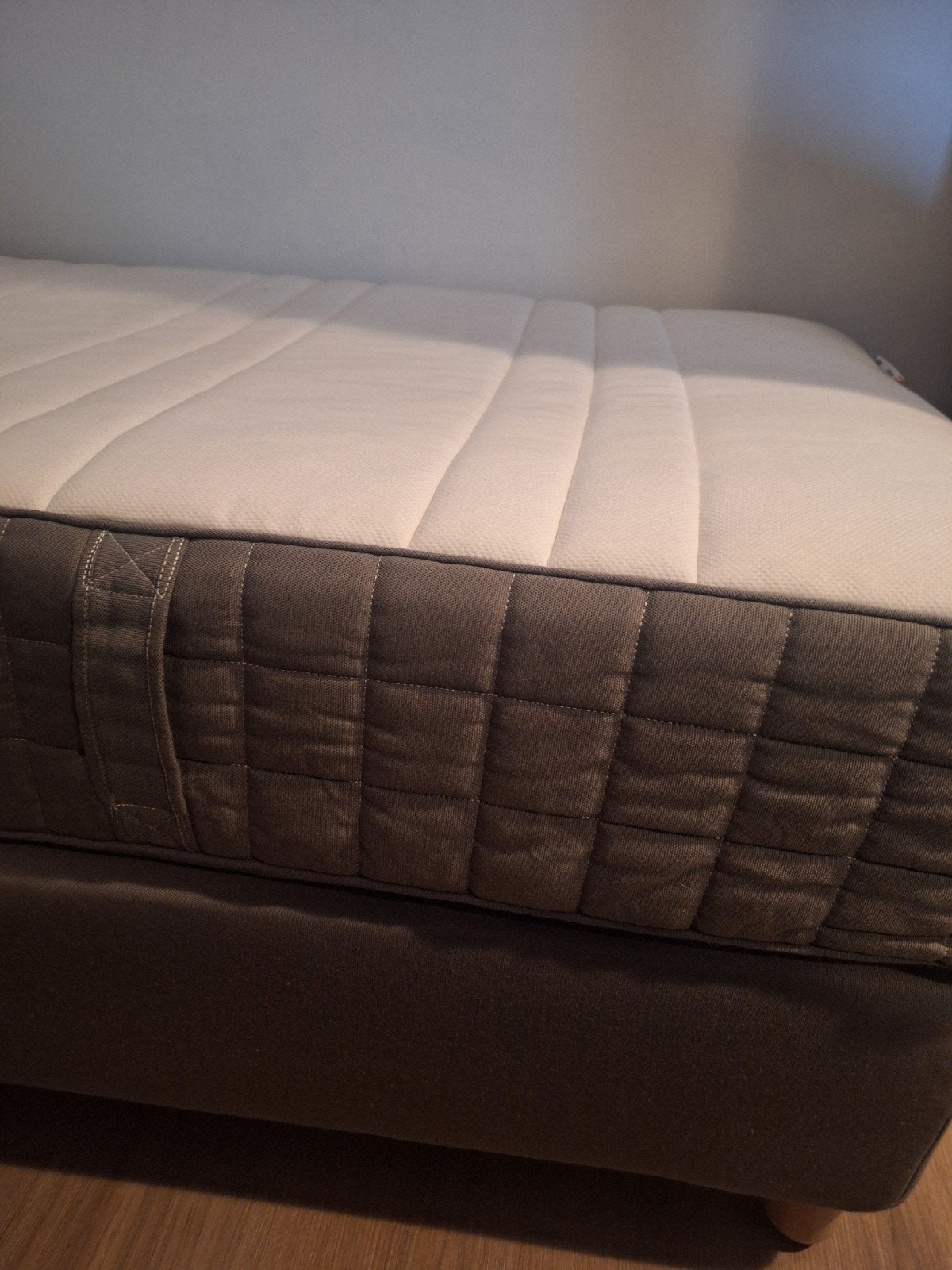 Ikea Boxspring Bed met Onderkant - Logeerbed, Huis en Inrichting, Ophalen, Gebruikt, 90 cm, Eenpersoons