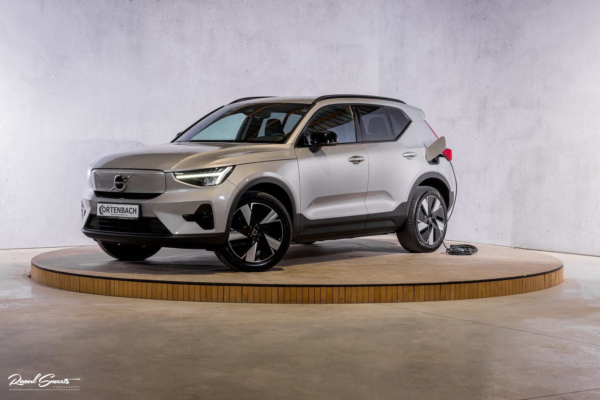 Volvo XC40 Single Motor Extended Range Plus 82 kWh | Adaptie, Auto's, 12 maanden, Gebruikt, Zwart, Automatische klimaatregeling