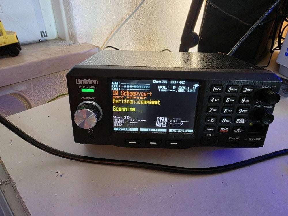 Uniden SDS200e Scanner met Adapter, Telecommunicatie, Ophalen, Zo goed als nieuw, 500 kanalen of meer