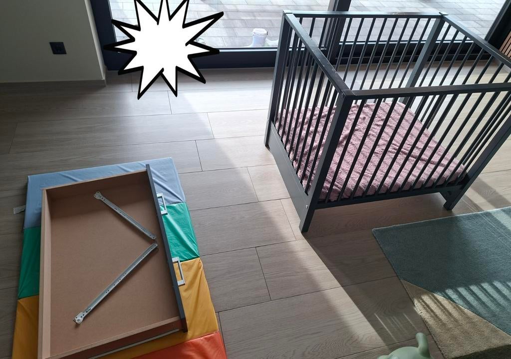 Houten grijze baby box, verstelbaar en met lade, Kinderen en Baby's, Boxen, Ophalen, Gebruikt, In hoogte verstelbaar