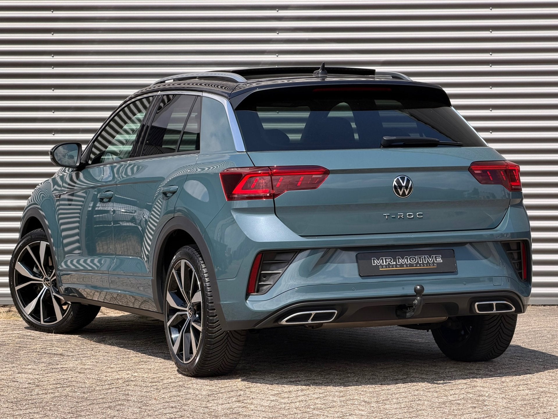 Volkswagen T-ROC 1.5 TSI R-Line 150 PK DSG | IQ Light | Pano, Euro 6, 4 cilinders, 150 pk, Blauw