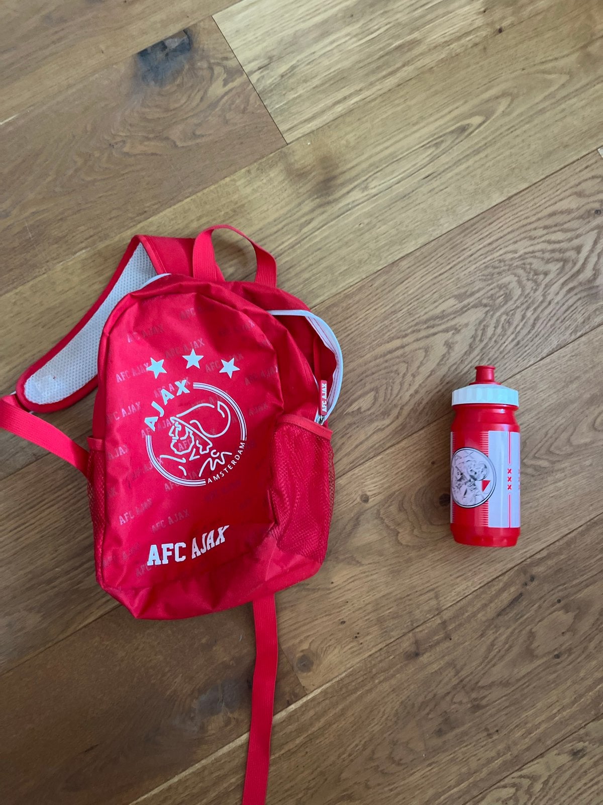 Ajax rugzakje rood - Ideaal voor jonge fans!, Gebruikt, Minder dan 30 cm, Minder dan 25 cm, Ophalen