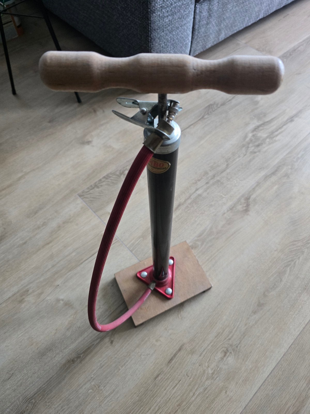 Jumbo fietspomp met houten handvat, Fietsen en Brommers, Ophalen of Verzenden, Gebruikt