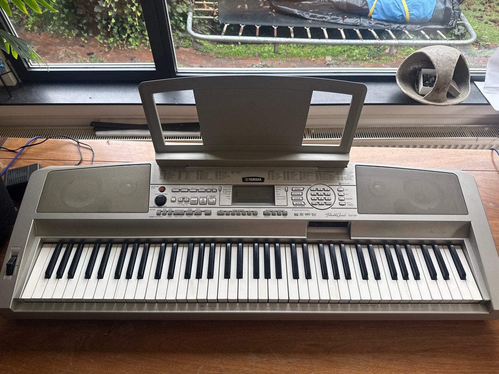 Yamaha Portable Grand DGX-300 Keyboard, Gebruikt, Yamaha, Ophalen of Verzenden, Aanslaggevoelig