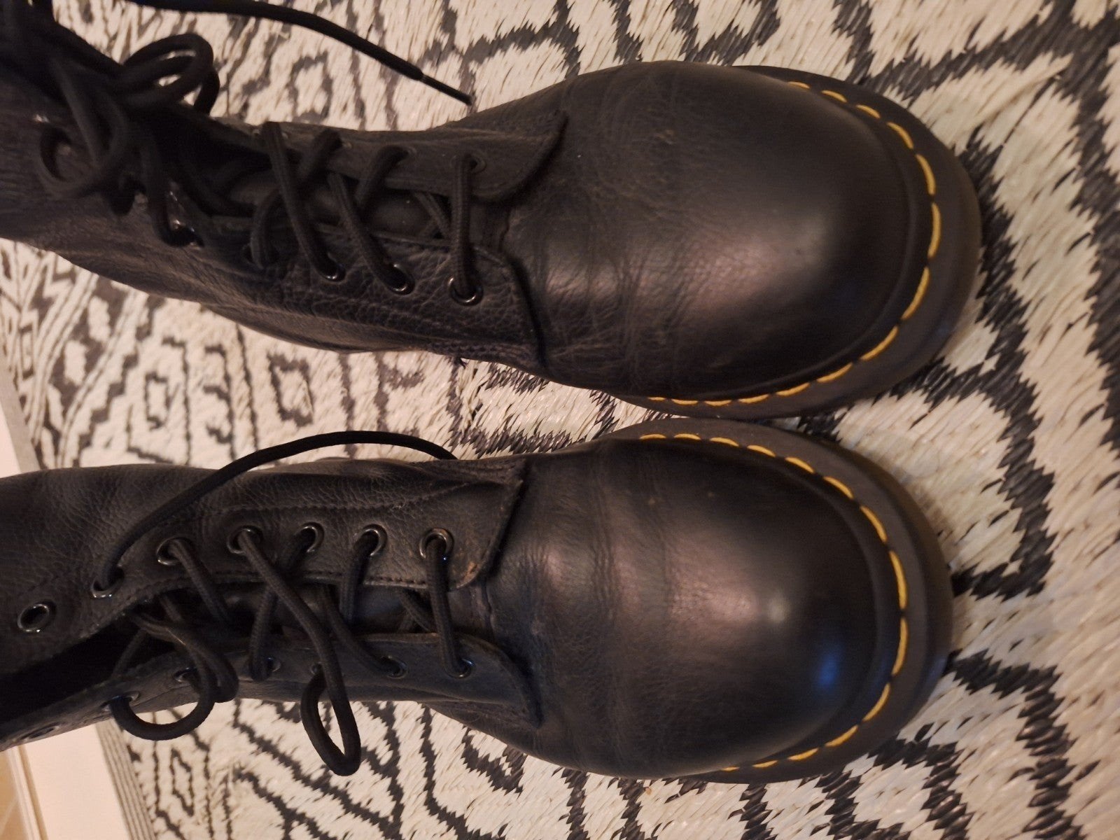 Dr. Martens Zwarte Leren Laarzen maat 40, z.g.a.n., Kleding | Dames, Schoenen, Zwart, Lage of Enkellaarzen, Ophalen of Verzenden