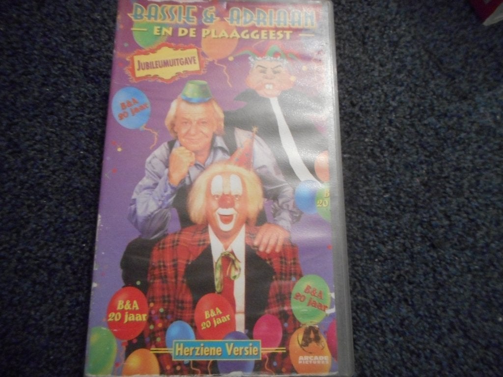 BASSIE & ADRIAAN "De Plaaggeest" Compleet Op Box-set VIDEO!, Verzenden, Alle leeftijden, Zo goed als nieuw, VHS
