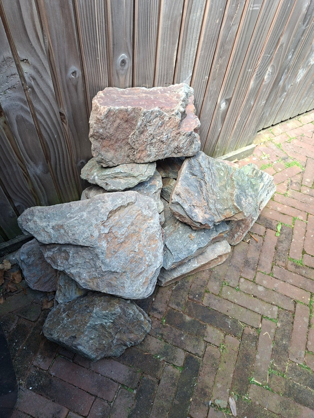 Gratis op te halen: ongeveer 20 stuks keien van leisteen., Tuin en Terras, Ophalen, Zo goed als nieuw, Kei, Grijs