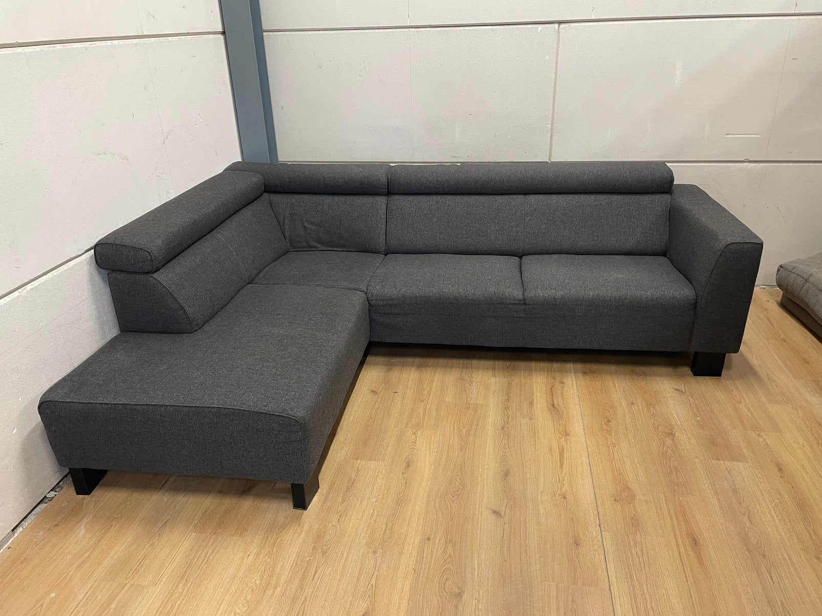 Mooie luxe grijze hoekbank met hoofdsteunen - GEREINIGD!!!, Huis en Inrichting, Banken | Bankstellen, Ophalen, 250 tot 300 cm