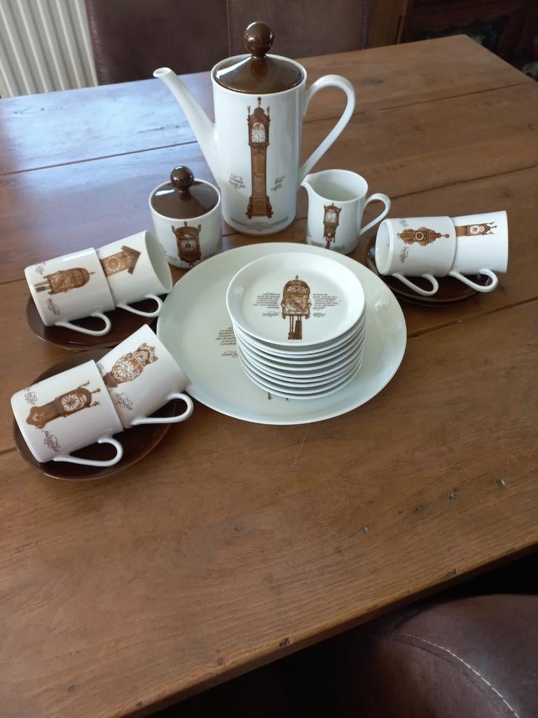 Mooi servies met klokken, Huis en Inrichting, Keuken | Servies, Ophalen of Verzenden