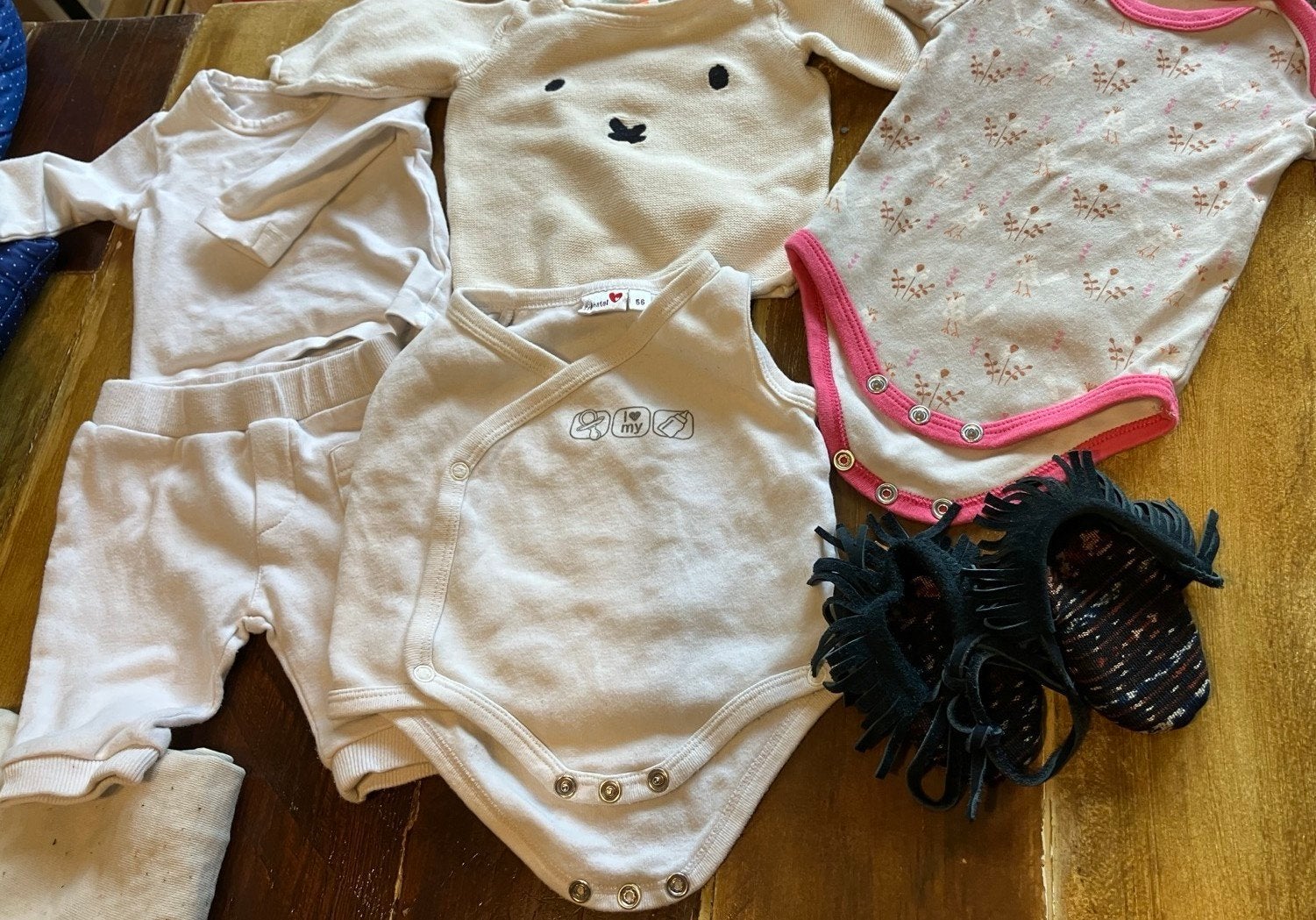 Babykleding pakket maat 50: Nijntje trui, slofjes en meer, Meisje, Zo goed als nieuw, Setje, Diverse merken