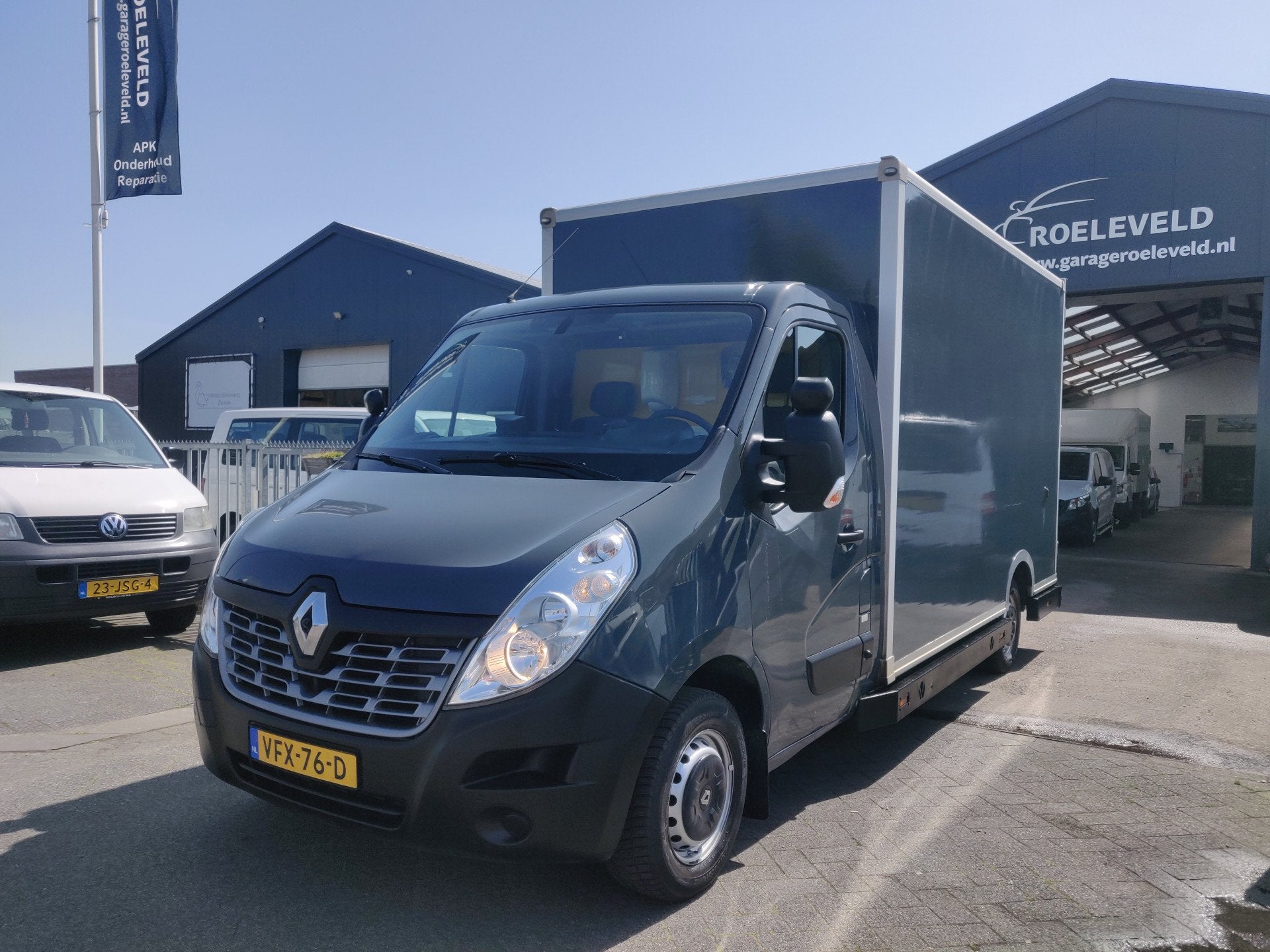 Renault Master T35 2.3 dCi Bakwagen / LOWLINER Autom, Achterwielaandrijving, Gebruikt, Euro 6, 4 cilinders