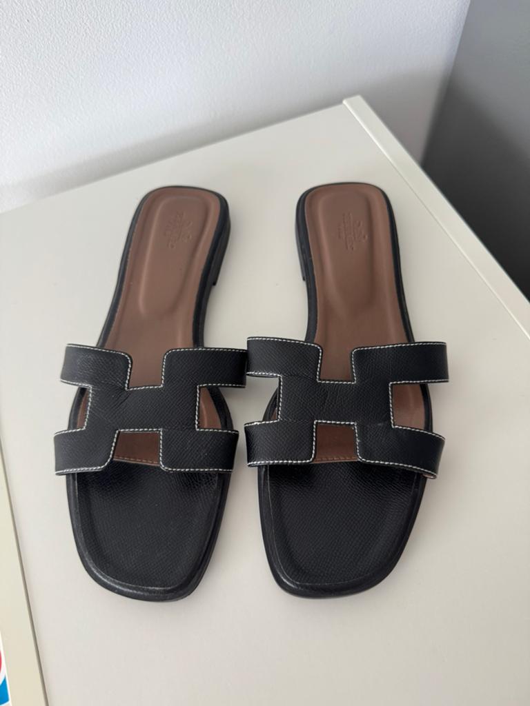 Hermes, Kleding | Dames, Schoenen, Ophalen of Verzenden, Zo goed als nieuw, Zwart, Sandalen of Muiltjes