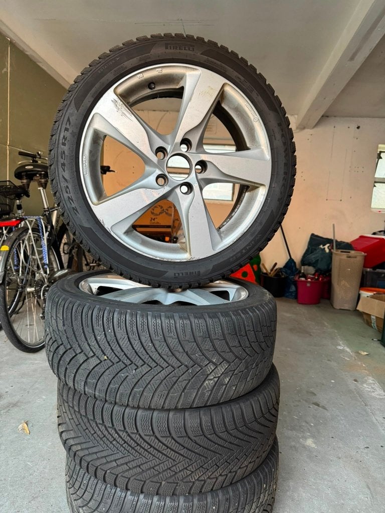 17 inch velgen met winterbanden 225/45R17, Auto-onderdelen, Banden en Velgen, Ophalen, Gebruikt, Velg(en), 17 inch