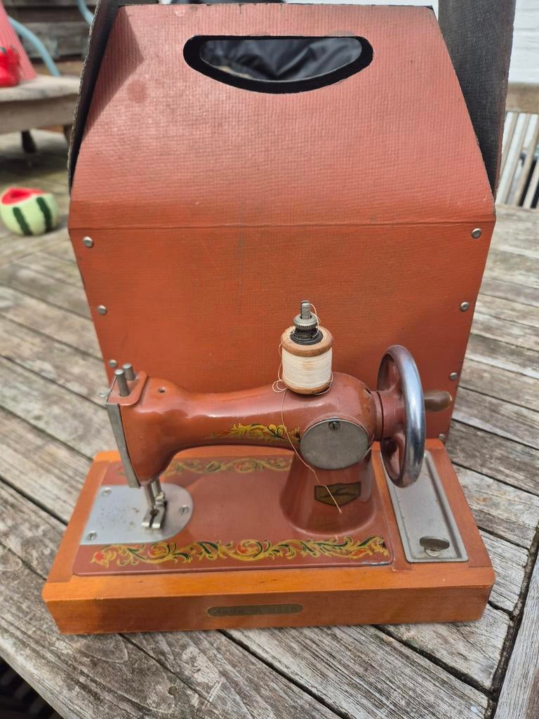 Vintage Naaimachine - Made in USSR, Ophalen of Verzenden