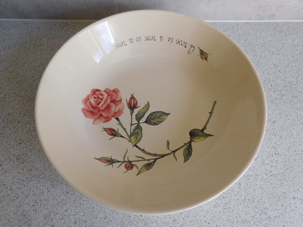 Schaal 7x28 cm. A Rose is a Rose JET by ter Steege, Ophalen of Verzenden, Overige stijlen, Aardewerk, Schaal of Schalen