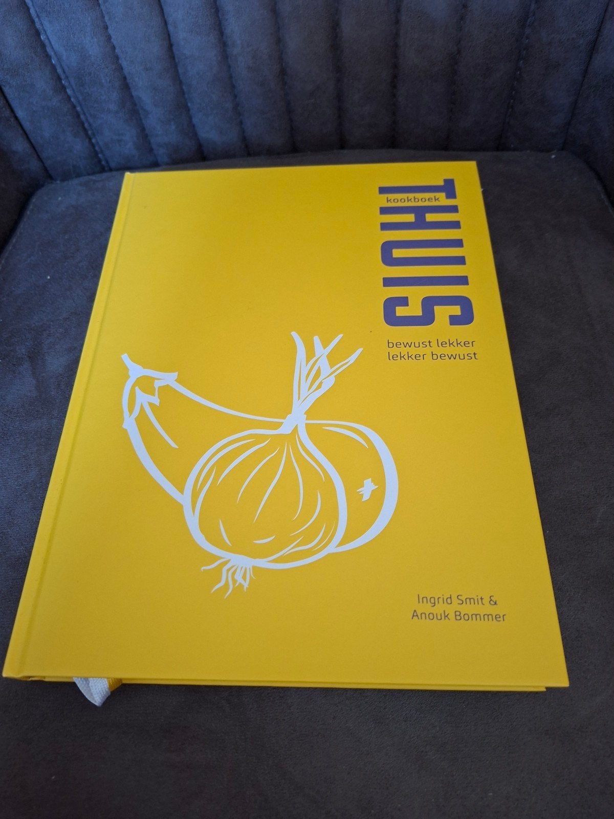 THUIS Kookboek: Bewust, Lekker, Bewust Koken, Hoofdgerechten, Gezond koken, Ophalen of Verzenden, Zo goed als nieuw