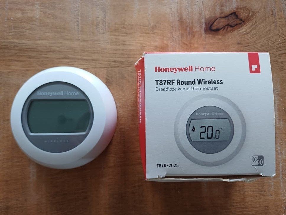 Honeywell Home T87RF Round Draadloze Thermostaat, Ophalen, Slimme thermostaat, Gebruikt