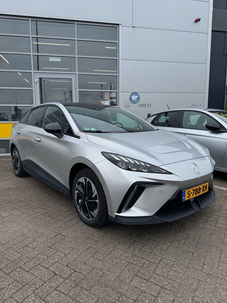 MG 4 Luxury 64 kWh | Wordt Verwacht | Apple Carplay - Androi, Auto's, MG, 12 maanden, Gebruikt, Origineel Nederlands, Automatische klimaatregeling