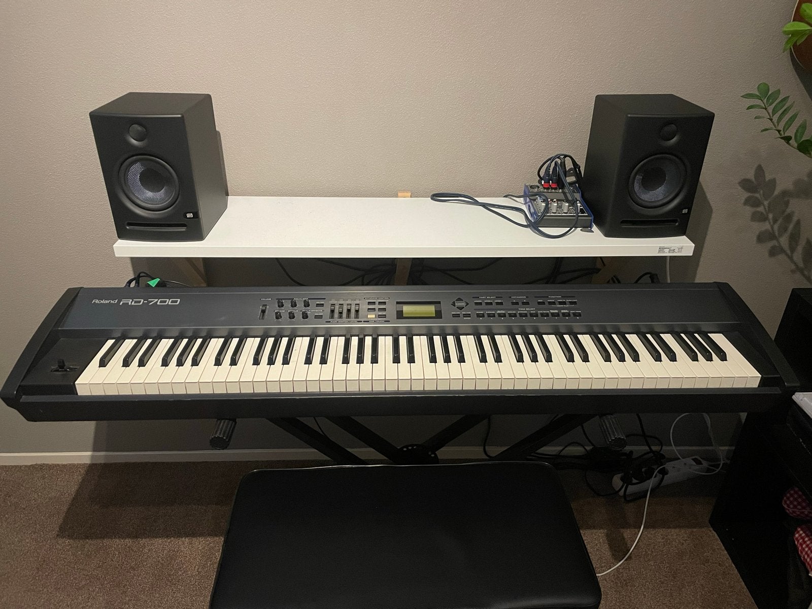 Roland RD-700 Stage Piano - incl case, Muziek en Instrumenten, Ophalen, Gebruikt, 88 toetsen, Roland