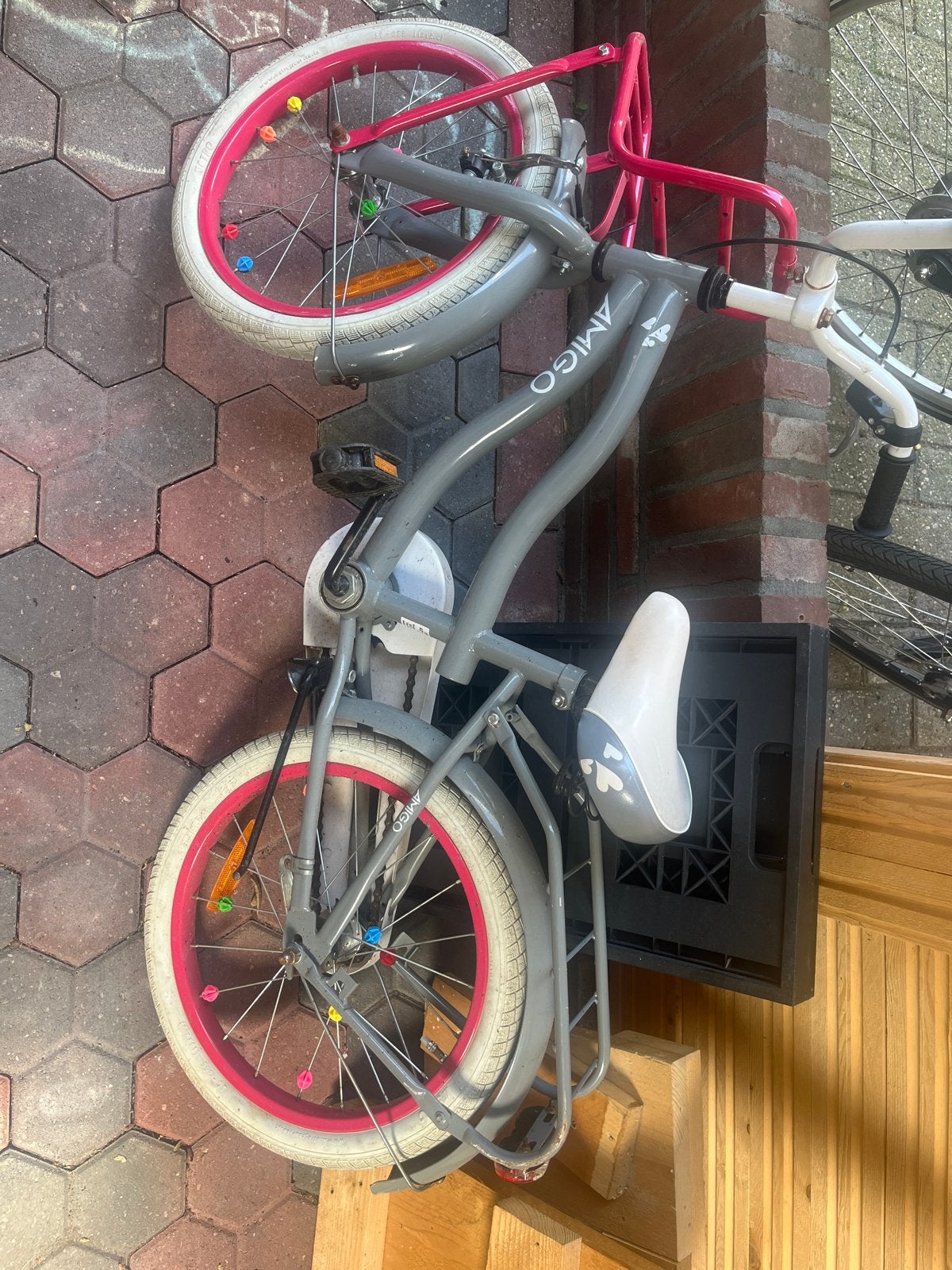 Amigo Fiets 18 inch - Grijs/Roze, Fietsen en Brommers, Ophalen of Verzenden, Gebruikt, Velgrem, 16 tot 20 inch