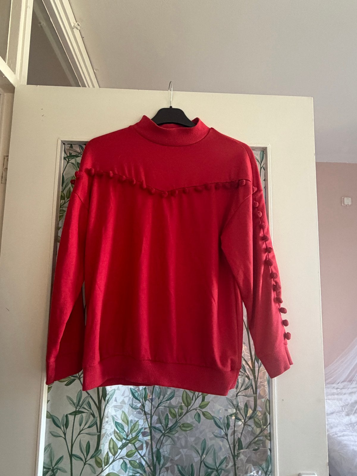 Rode trui met pompons van New Yorker, maat M, Ophalen, Gedragen, Maat 38/40 (M), Rood