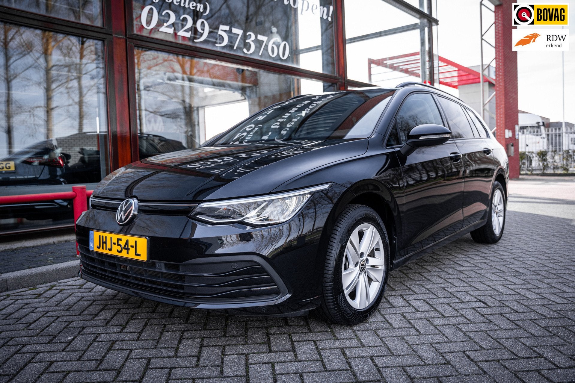 Volkswagen Golf Variant 1.5 eTSI Life Business | Automaat |, Auto's, Volkswagen, 4 cilinders, 700 kg, Alcantara, Zwart