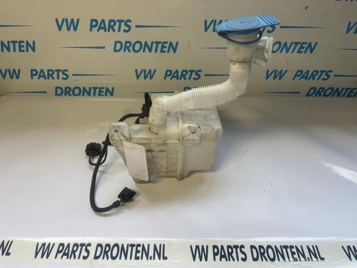 Ruitensproeiertank voor van een Volkswagen Golf, Gebruikt, -, -, -