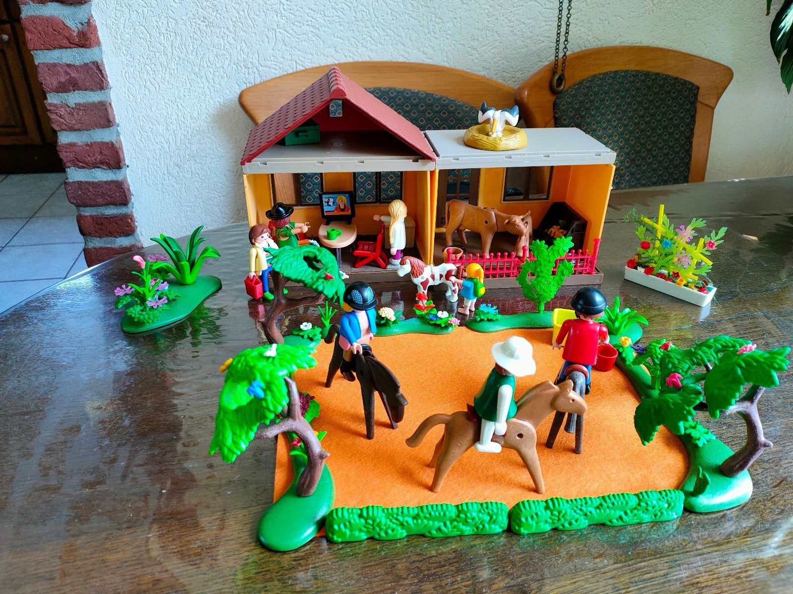Kleine Manege, Ophalen of Verzenden