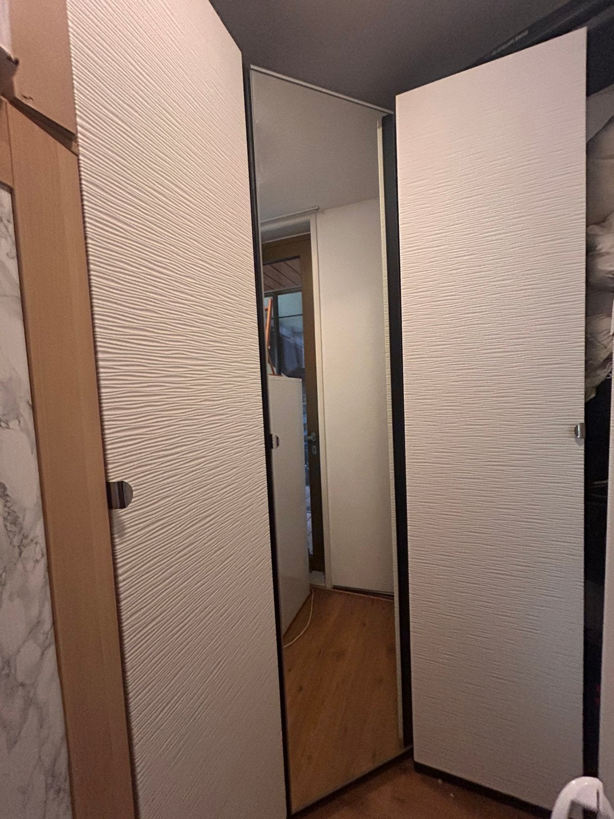 Gratis - Drie-delige ikea hoekkast met spiegeldeur, Ophalen, Gebruikt, 200 cm of meer, 50 tot 100 cm
