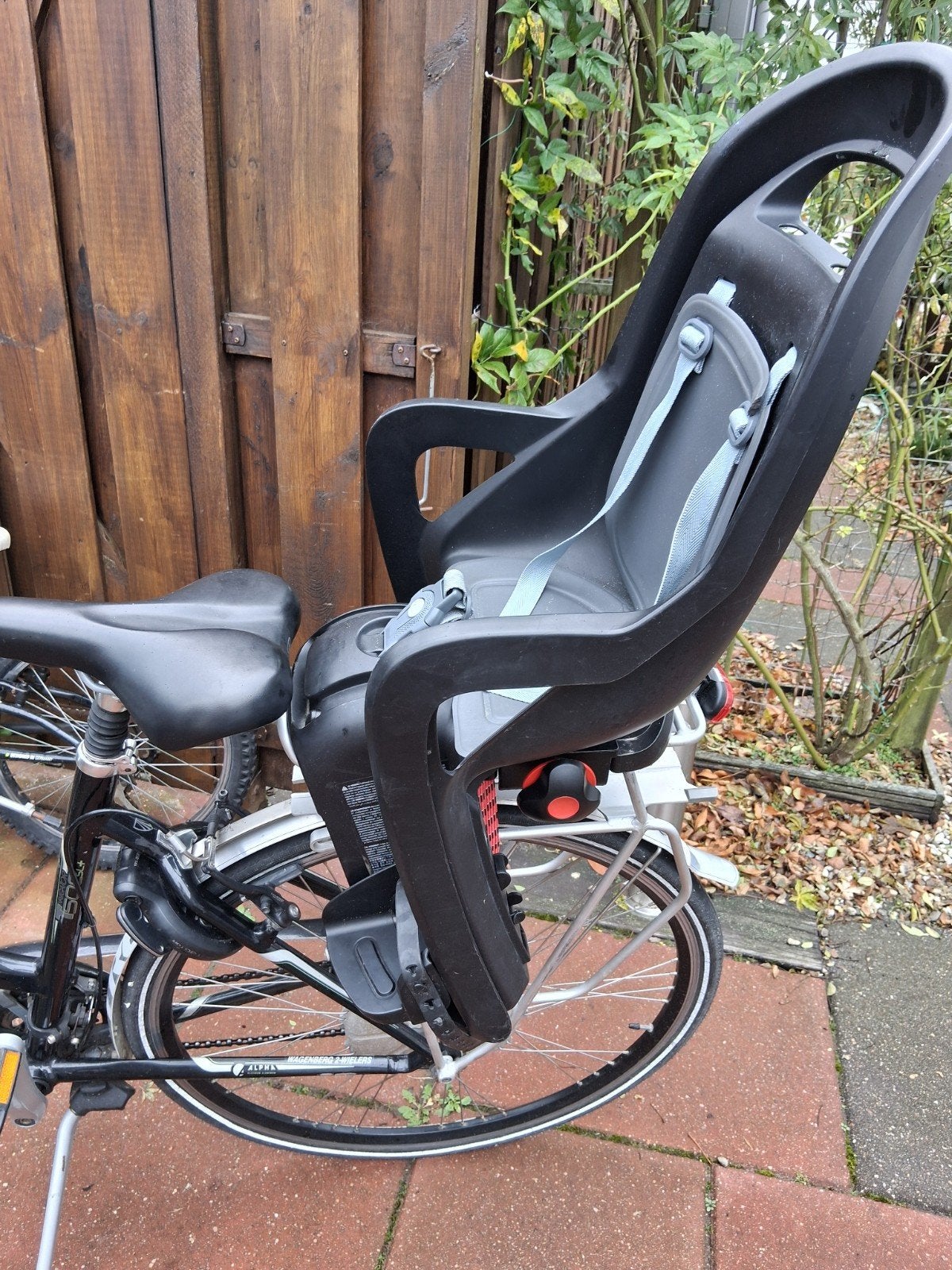 Polisport Fietsstoel voor achterop., Ophalen