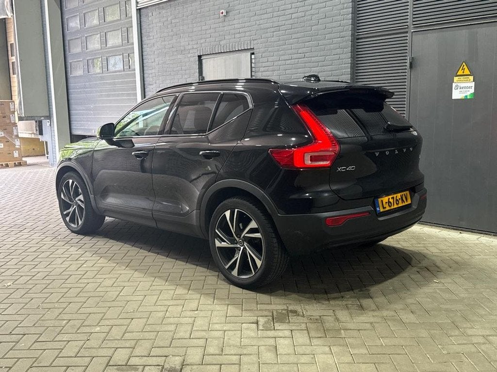Volvo XC40 1.5 T2 R-Design | Harman/Kardon | 20 inch | Panor, Gebruikt, Euro 6, 129 pk, Zwart