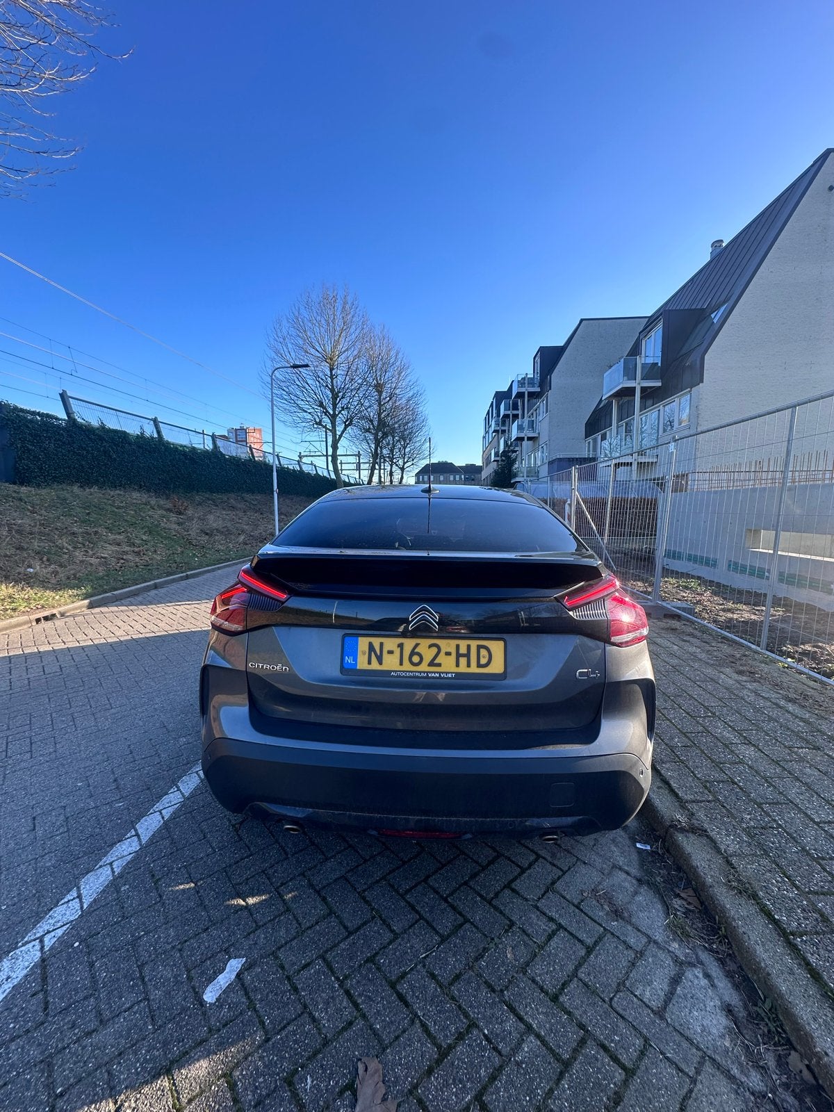 Citroën C4 1.2 Puretech 130pk S&S Eat8 Launch Edition 2021, 1199 cc, 1200 kg, 3 cilinders, Zilver of Grijs
